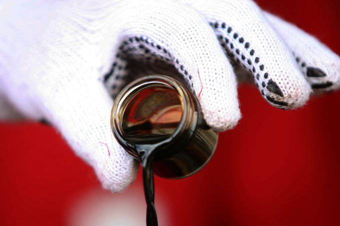 Цена нефти упадет до $ 30, а затем резко рванет вверх
