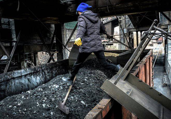 "Укрэнерго": угля на ряде восточных ТЭС хватит всего на четыре дня "Укрэнерго": угля на ряде восточных ТЭС хватит всего на четыре дня