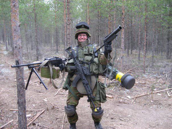 Эстонский замминистра обороны : «Мы будем драться просто как черти!»
