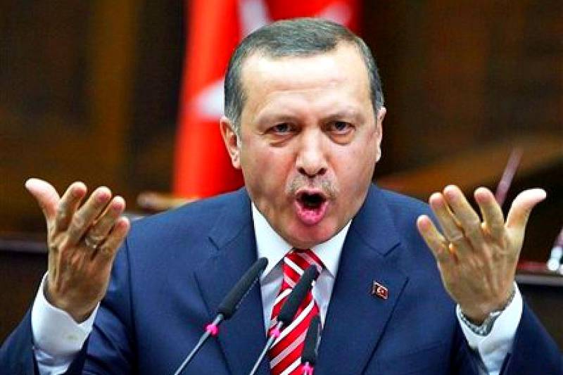 Турция все больше отдаляется от Запада