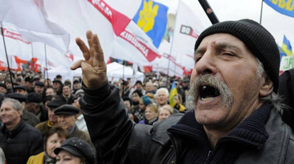 Выдержат ли украинцы затягивание поясов?