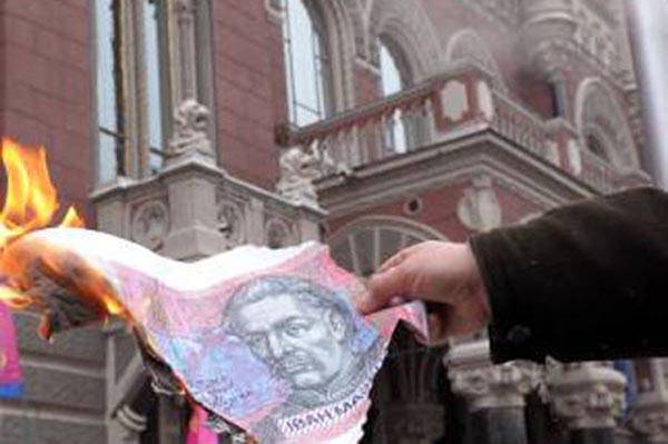 Девальвация валюты и аннигиляция экономики на Украине
