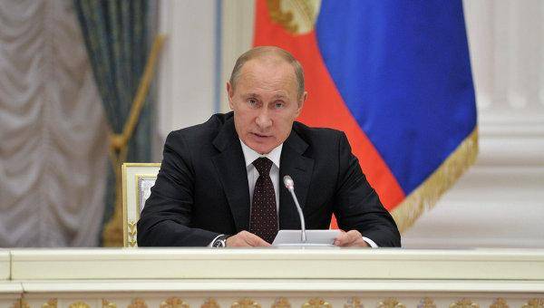 Путин призвал уважать выбор жителей Крыма