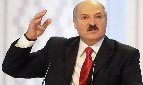 Торг шантажом красен. Зачем президент Лукашенко угрожает выйти из ЕАЭС?