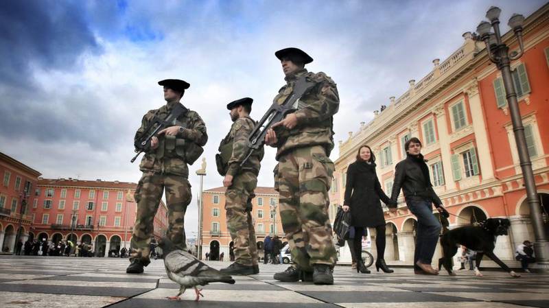 Джихадист ранил ножом трех солдат  "анти-террористического патруля" в Ницце