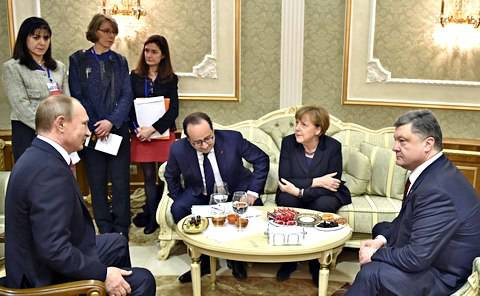 Меркель и Олланд нарушили протокол Лукашенко
