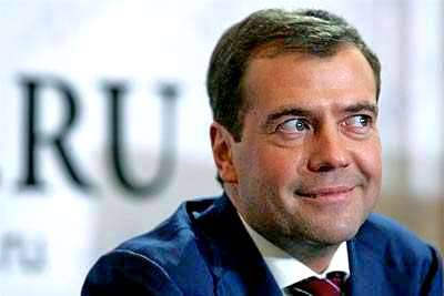 Госдума отказалась лишать Медведева неприкосновенности