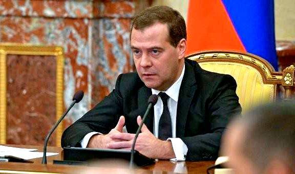 Медведев поручил «Газпрому» поставить газ в Донбасс