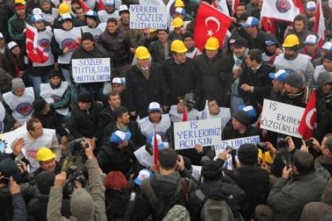 Турция: угледобывающая компания отказывается платить шахтёрам