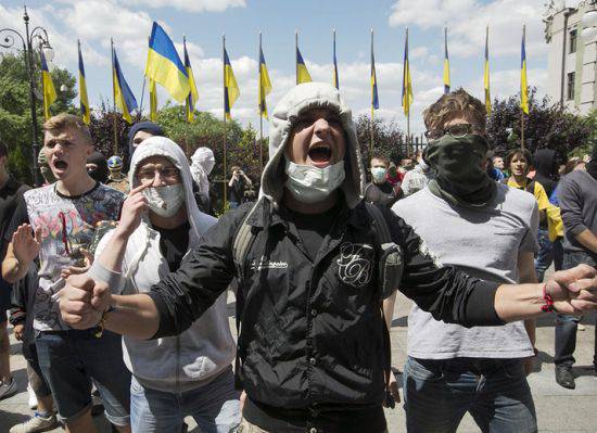 Общество Украины: паника и безысходность