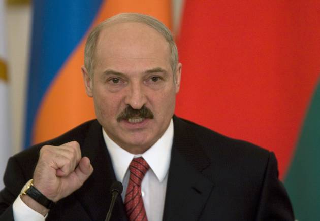 Лукашенко: Оппозиция превозносит фашистских пособников и может устроить провокацию 9 мая