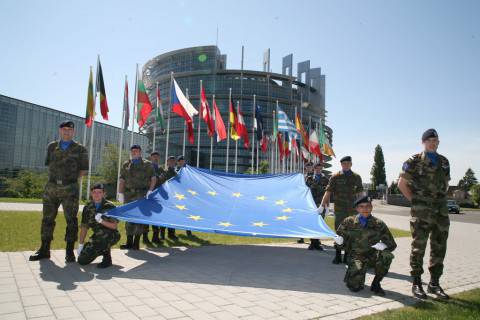 Зачем Европе своя армия в нынешних геополитических условиях?