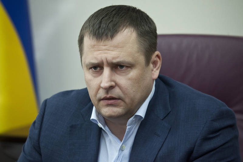 Борис Филатов: Лещенко - это продажный сучонок, ему надо дать по брехливой роже Борис Филатов: Лещенко - это продажный сучонок, ему надо дать по брехливой роже