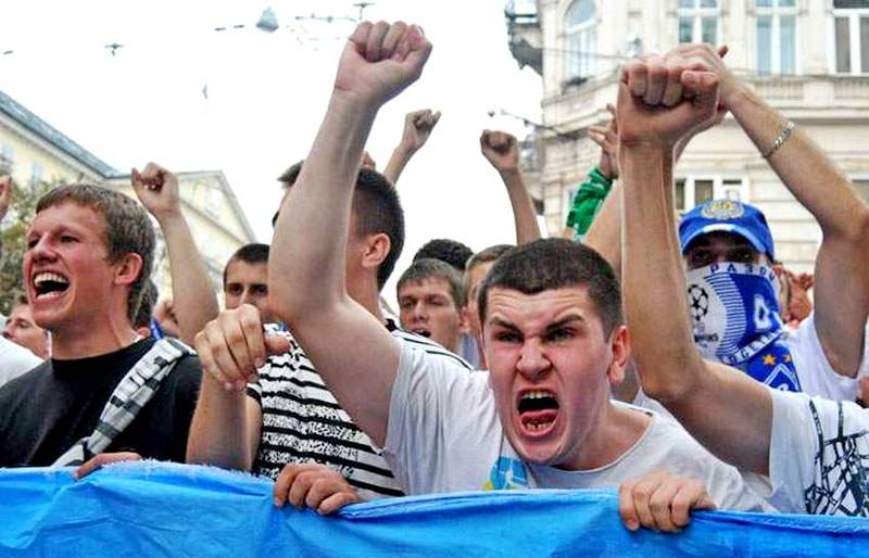 Кто кричит «Слава Украине!» на российских стадионах?
