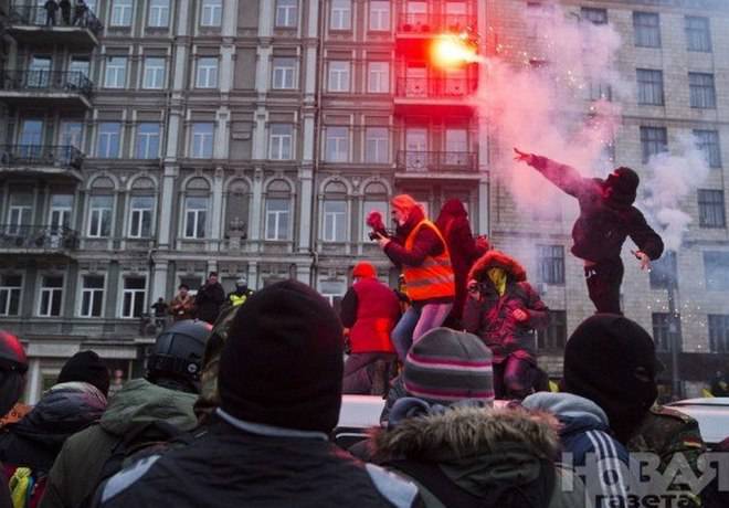 Революцию в Киеве защищать от несознательных граждан будут пулемёты