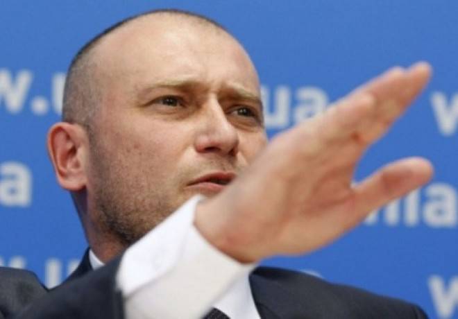 Нацист Ярош имеет родню в России и мечтает пообщаться с сослуживцами Нацист Ярош имеет родню в России и мечтает пообщаться с сослуживцами