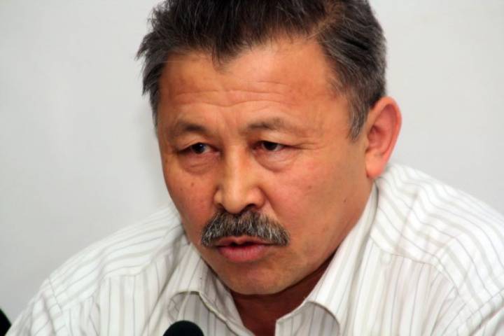 Кандидат в президенты Казахстана Уктешбаев Есенбек провалил экзамен по госязыку