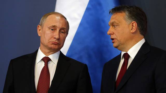 С помощью кредита Венгрии Путин раскалывает Европу