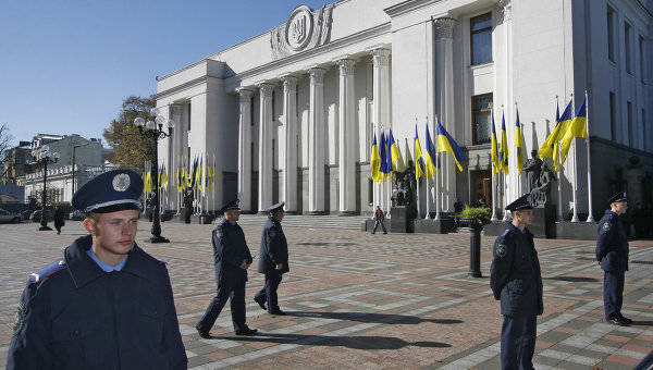 В Раде предложили сажать за критику власти В Раде предложили сажать за критику власти