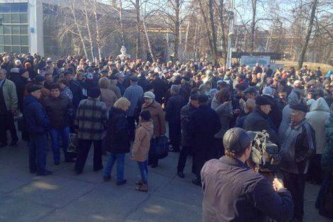 Харьковские рабочие митингуют, требуя выплаты зарплаты