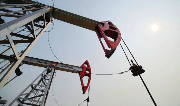 Цена на нефть рухнула на сообщениях о соглашении «шестерки» с Ираном Цена на нефть рухнула на сообщениях о соглашении «шестерки» с Ираном