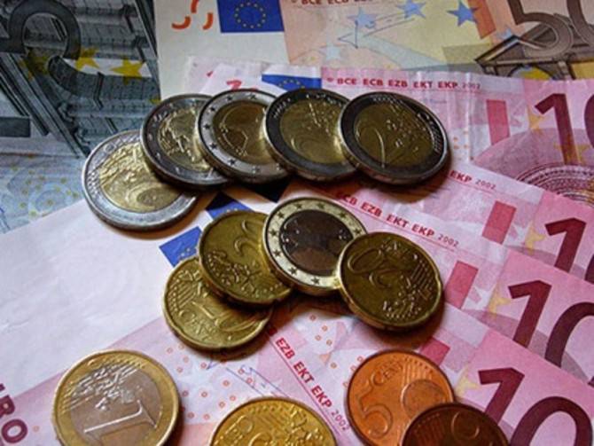 Афины грозят национализировать банки и ввести собственную валюту