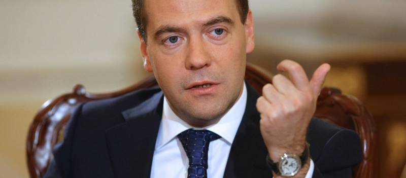 Дмитрий Медведев сравнил присоединение Крыма с падением Берлинской стены