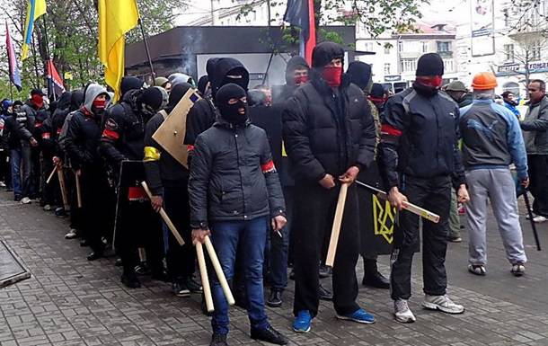 Кого и как вербуют в Харькове в ультранационалистические организации