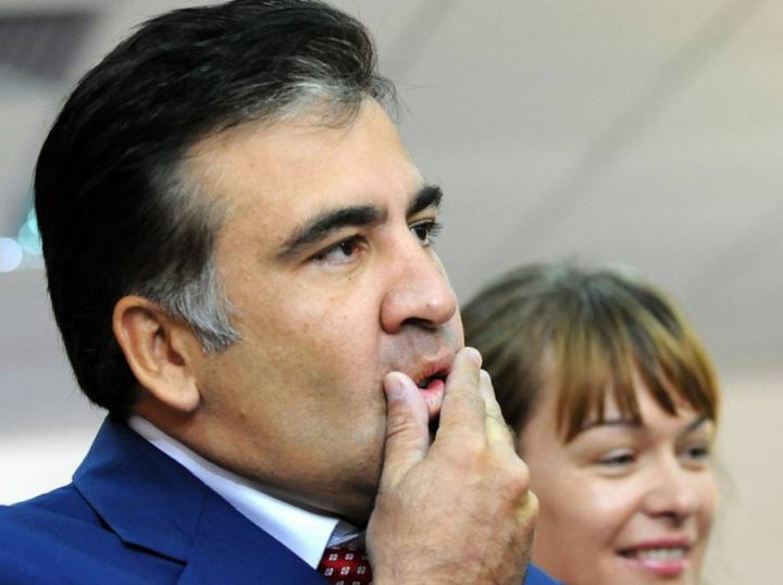 По всей Одессе развесили галстуки для Михаила Саакашвили