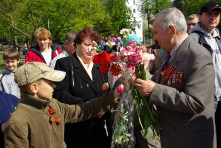 День народного единения: как русские Прибалтики встречают 9 мая