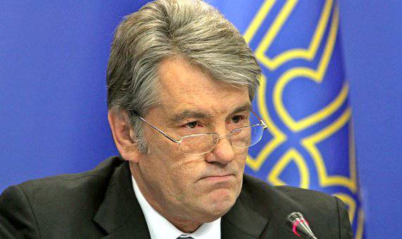 Ющенко: Мир начинает отбиваться от Украины, «как от назойливой мухи»