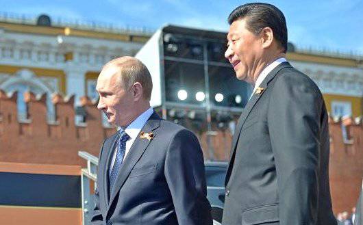 На фоне угроз НАТО, Россия и Китай формируют блок