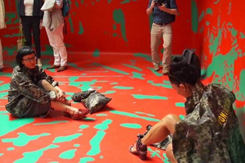 Украинские художники в камуфляже захватили российский павильон на Венецианской биеннале