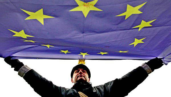 ЕС и США дадут любые деньги Греции, лишь бы сорвать планы РФ