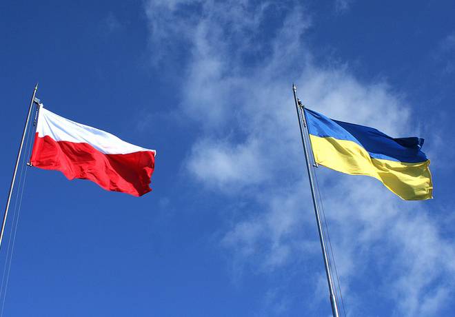 На матче с Украиной польские фанаты пригрозили отобрать Львов