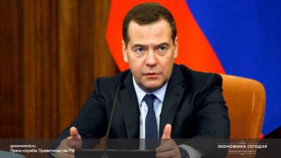 Если гора не идет к Магомету: Медведев напомнил СНГ о важности валютного союза