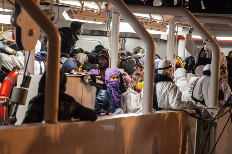 Европу наводняют беженцы