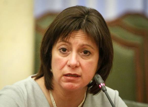 Яресько: из-за требований МВФ миллионы украинцев могут стать бездомными Яресько: из-за требований МВФ миллионы украинцев могут стать бездомными