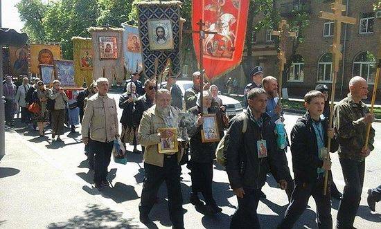 В Киеве прошел Георгиевский крестный ход в честь 70-летия Победы