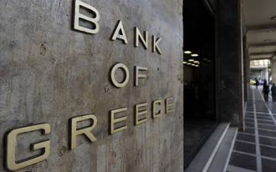 Греки опустошают счета: Глава нацанка распорядился обеспечить деньгами все банкоматы