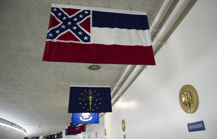 Сепаратизм по-американски: в южных штатах начали снимать флаги конфедератов