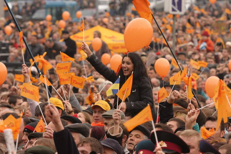 Назад в «Оранжевую» революцию: украинцы снова наступают на те же грабли