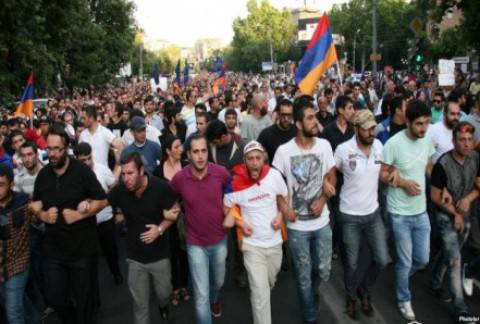 Армянский Майдан: как «цветные революции» делаются своими руками