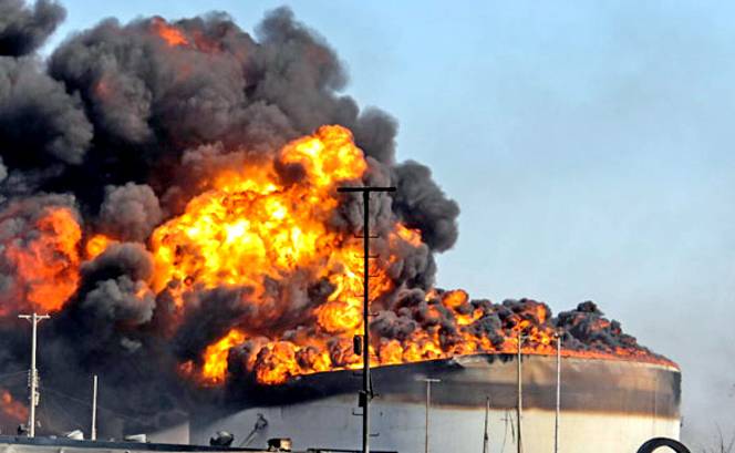 Нефтяной завод взорвался в Полтавской области Украины