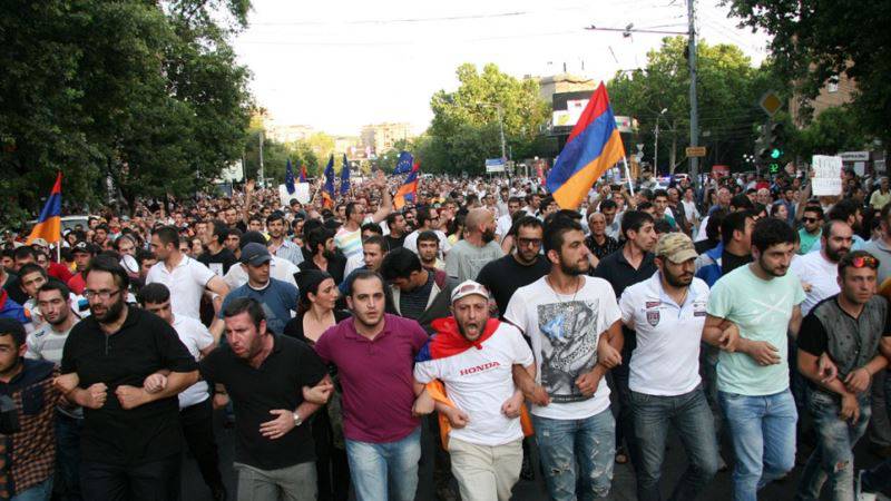 Под маской благодетели: США готовят «цветную революцию» в Армении