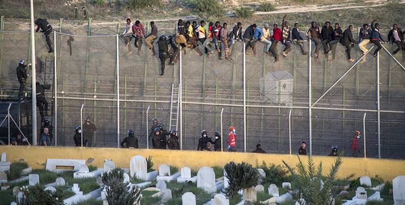 Венгрия поставит забор на границе, чтобы прекратить поток нелегалов