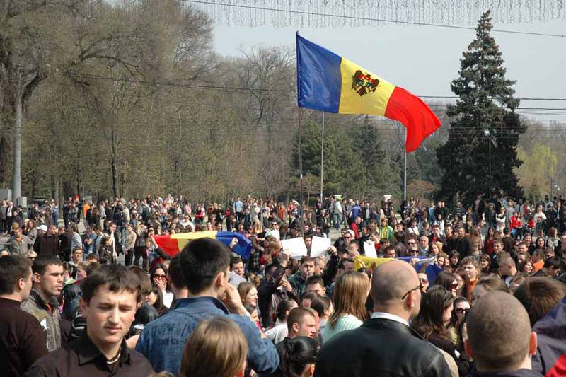 В центре Кишинева проходят одновременно два массовых митинга