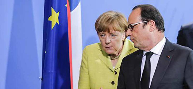 Меркель и Олланд потребовали созвать экстренный саммит по Греции