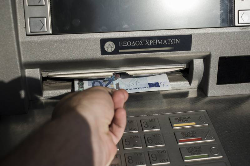 У греческих банков закончились банкноты по 20 евро