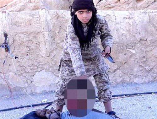ИГИЛ использует детей в качестве палачей